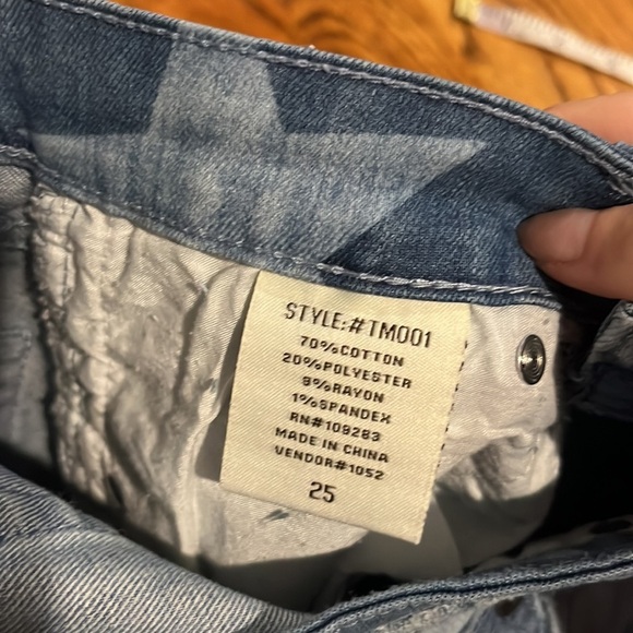 Vintage Havana Woman’s Light Blue Star Jean Shorts Size 25 - Picture 4 of 4